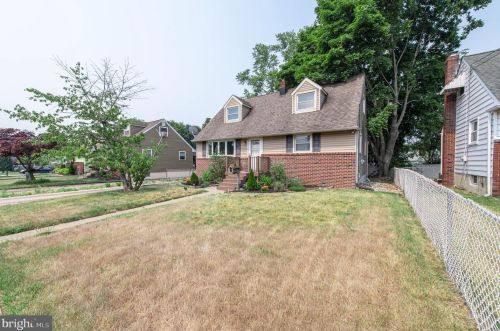 320 Warren Ave, Gloucester, NJ 08031-1753