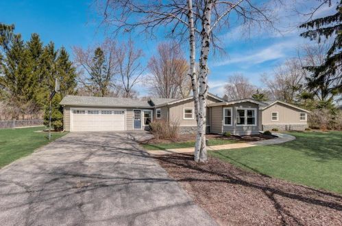 9154 Pelham Pkwy, Milwaukee WI  53217-1860 exterior