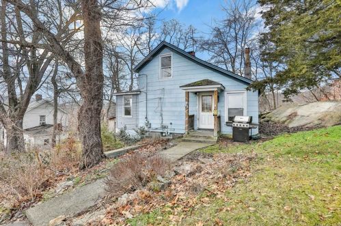 39 Schneider Ave, Highland Falls, NY 10928-1412