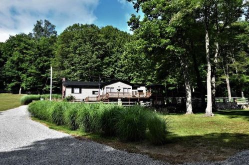 233 Old Pritts Ln, Champion, PA 15622-2121