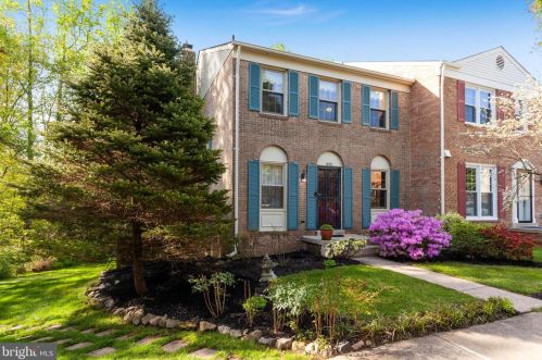 12251 Cinnamon St, Woodbridge, VA 22192-1719
