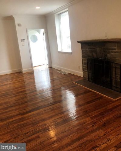 2940 Waldorf Ave, Camden, NJ 08105-2822