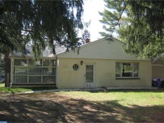 4197 Bridgeboro Rd, Moorestown, NJ 08057-3729