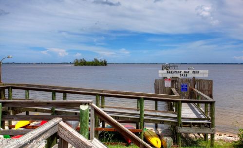 620 Puffin Dr, Sebastian FL  32976-7803 exterior