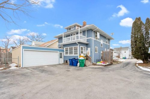 1112 Crooks St, Green Bay, WI 54301-3817
