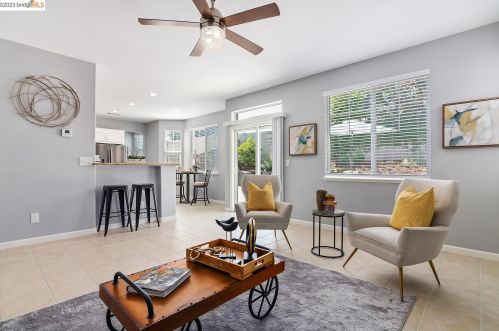 335 Foxglove St, West Pittsburg, CA 94565-3754