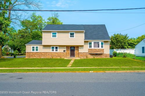 451 Middle Rd, Hazlet NJ  07730-2483 exterior