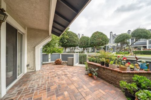 12223 Foster Rd, Norwalk CA  90650-8714 exterior