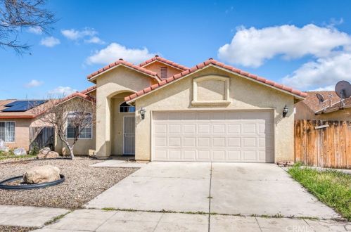 1364 Sandau Ave, Fresno, CA 93727-9332