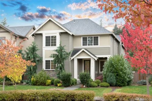 10239 Eastridge Dr, Redmond, WA 98053-5777