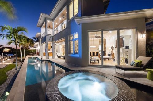 1266 Cobia Ct, Naples FL  34102-1549 exterior