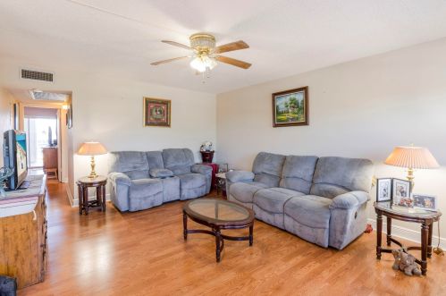 349 Wellington H, West Palm Beach, FL 33417-2574