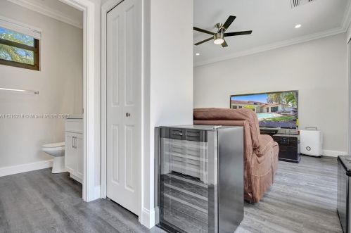 3821 185th Ave, Hollywood FL  33029-2712 exterior