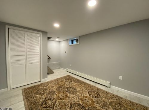 27 Skidmore Trl, Hopatcong NJ  07843-1778 exterior