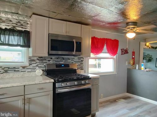 4 Oak Dr, Erial NJ  08081-1808 exterior