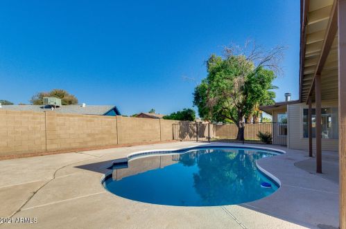 11219 41st Ave, Phoenix AZ  85029-3808 exterior