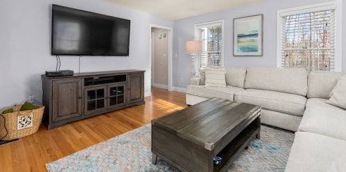 49 Sandy Ln, Dover NH  03820-5900 exterior