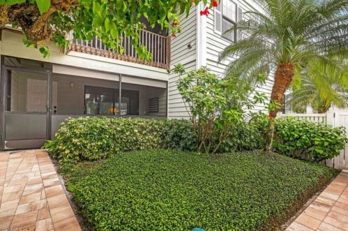 880 8th Ave, Naples FL  34102-6962 exterior