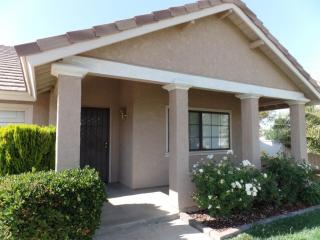 12288 Stonegate Cir, Victorville, CA 92392-9098