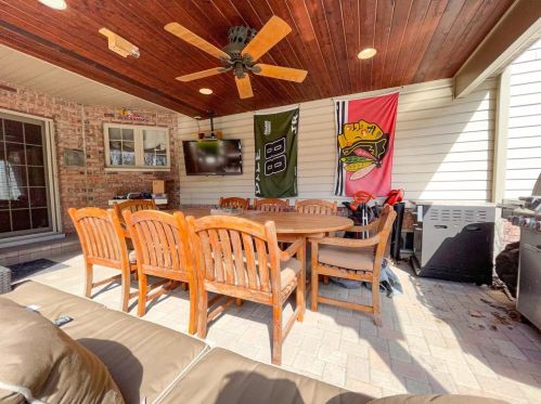 714 Hilbrich Ct, Dyer IN  46311-2775 exterior