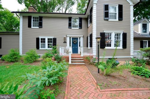 100 Colonial Hwy, Hamilton VA  20158-9012 exterior