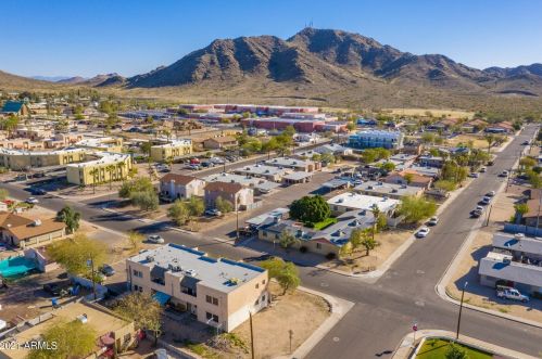 1102 Cheryl Dr, Phoenix AZ 85028-4436 exterior