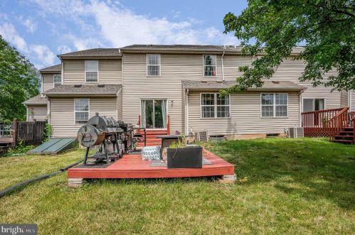 1109 Oxford Cir, Lansdale PA 19446-6653 exterior