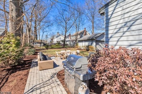 645 Raymond St, Westfield NJ  07090-2451 exterior