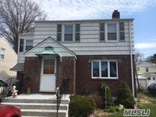 255 Emily Ave, Floral Park, NY 11003-3634