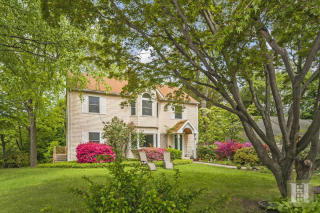 81 Ridge Park Ave, Stamford, CT 06905-2613