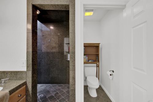 200 Juniper St, Vacaville CA 95688-2736 exterior