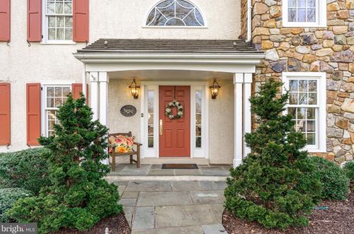 414 Rock Creek Cir, Berwyn, PA 19312-1900