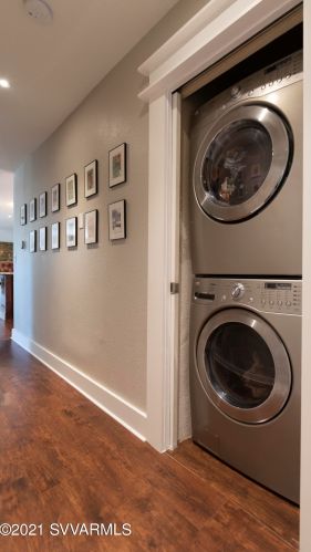 105 Mtn Shadows Dr, Sedona AZ 86336-3927 exterior