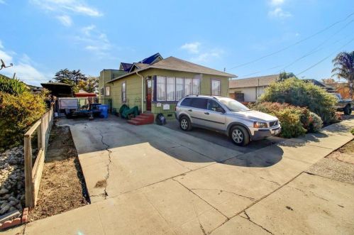 1023 Sally St, Hollister, CA 95023-4828