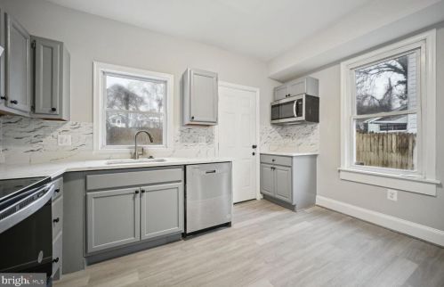 4630 Hayes St, Washington, DC 20019-3611