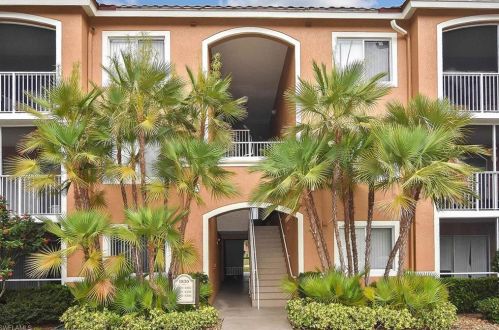 1830 Florida Club Cir, Naples FL  34112-8705 exterior
