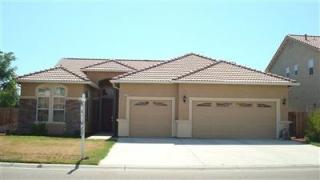1132 Paradise Dr, Lemoore CA  93245-9035 exterior