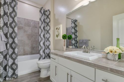 4926 Quiet Way, Gilbert AZ  85298-0648 exterior