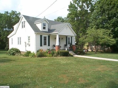 33 Antrim Rd, Fishersville, VA 22939-2217