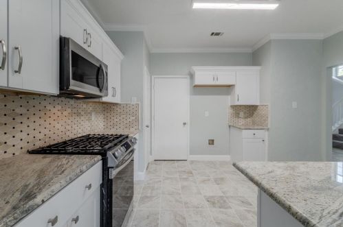 1732 Prescott Dr, Lewisville TX  75028-2078 exterior