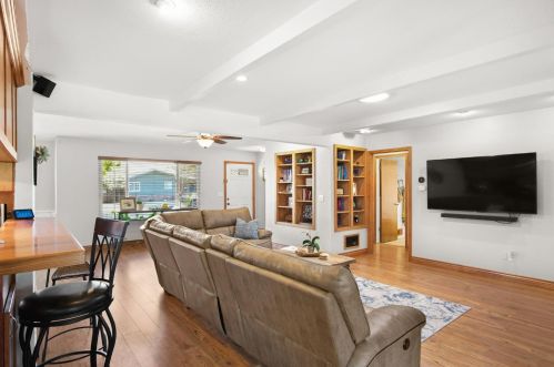 161 Elena Ct, Turlock CA  95380-4233 exterior