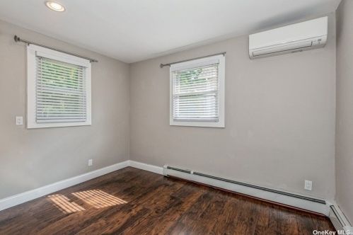 17 Teed St, Huntington Station NY  11746-4331 exterior