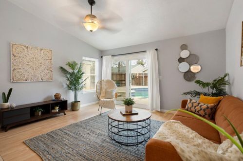 9420 Trenholm Dr, Elk Grove CA  95758-6533 exterior