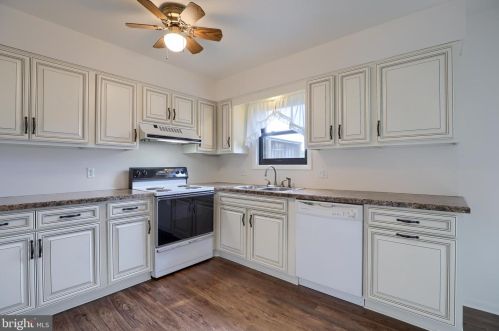 138 Irene Ave, Ephrata PA  17522-2168 exterior