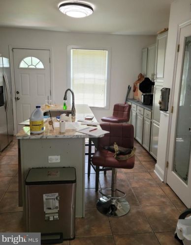 5215 Dix St, Washington DC 20019-6648 exterior