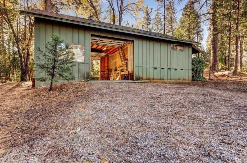 13943 Greenhorn Rd, Grass Valley CA  95945-8484 exterior
