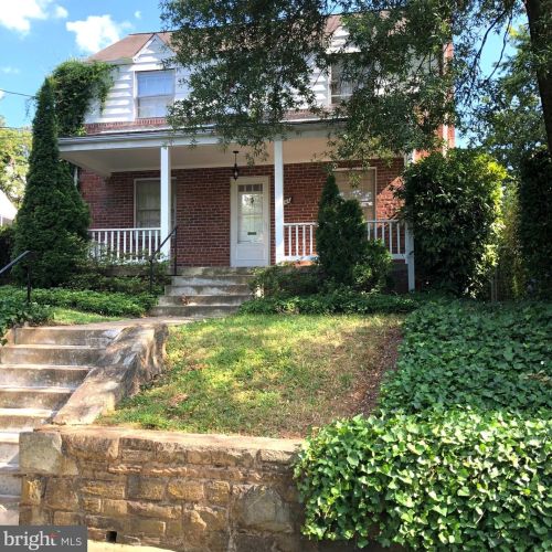 4244 Alton Pl, Washington, DC 20016-2018