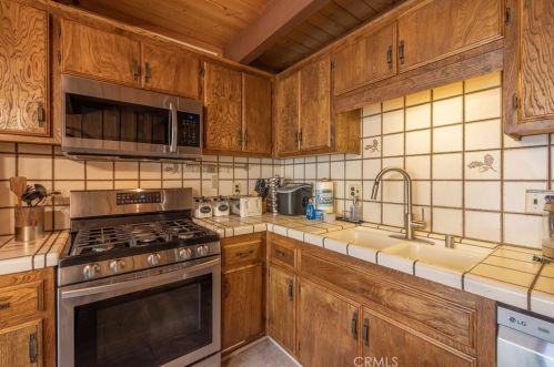 437 Gold Mtn Dr, Big Bear City CA  exterior