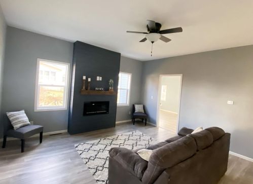 117 Dodge St, Dodgeville WI  53533-1211 exterior