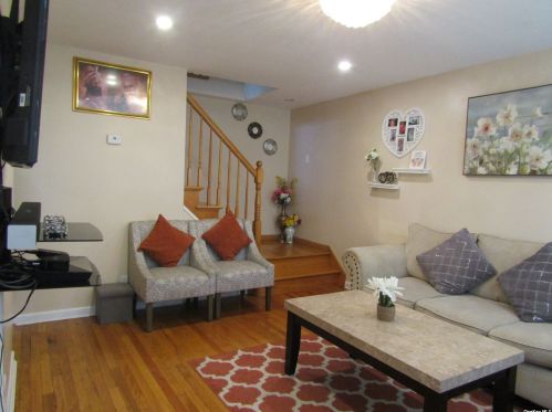 81-36 267th St, Floral Park NY  11004-1020 exterior